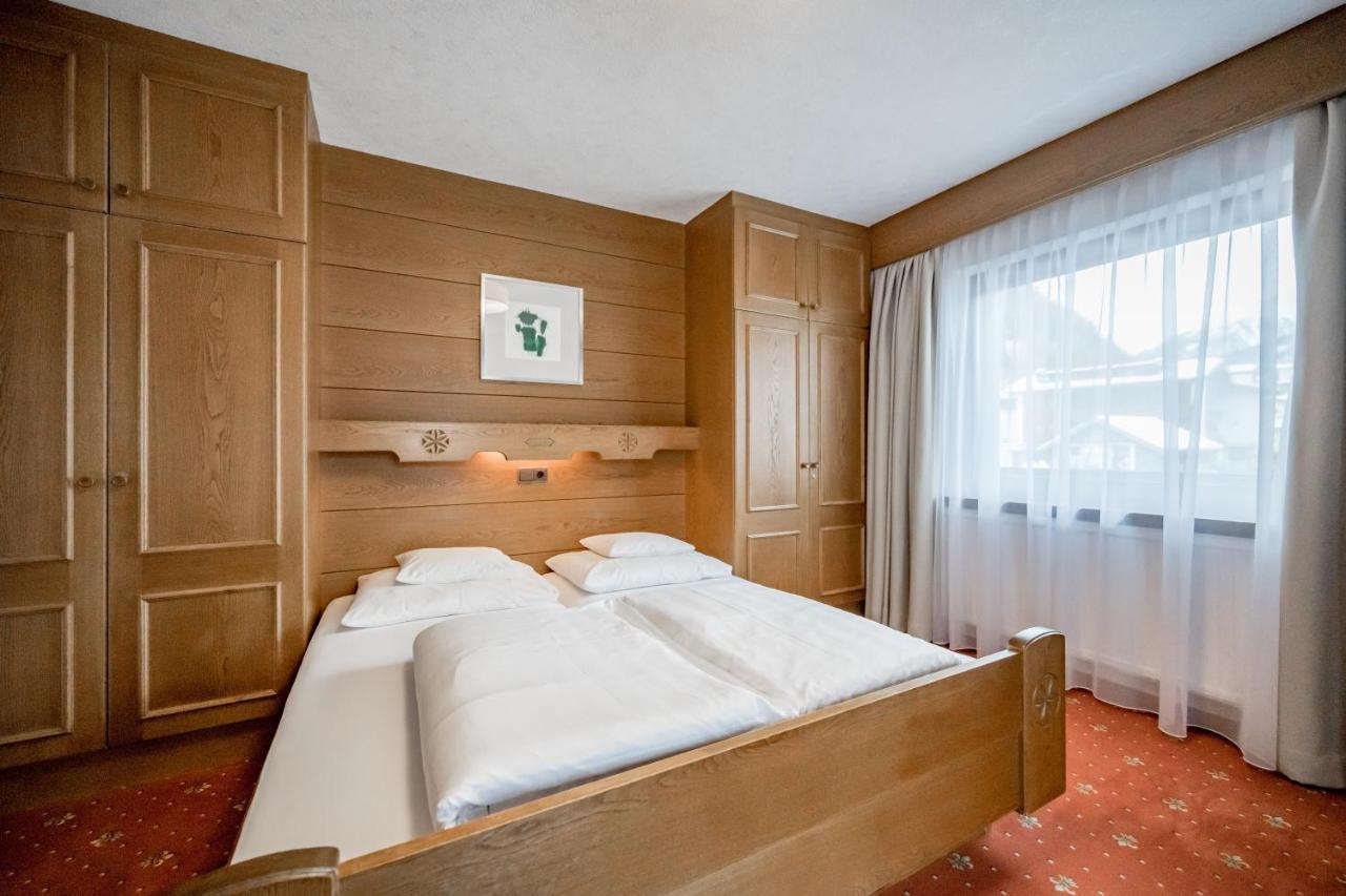 Bed & Breakfast Fender *